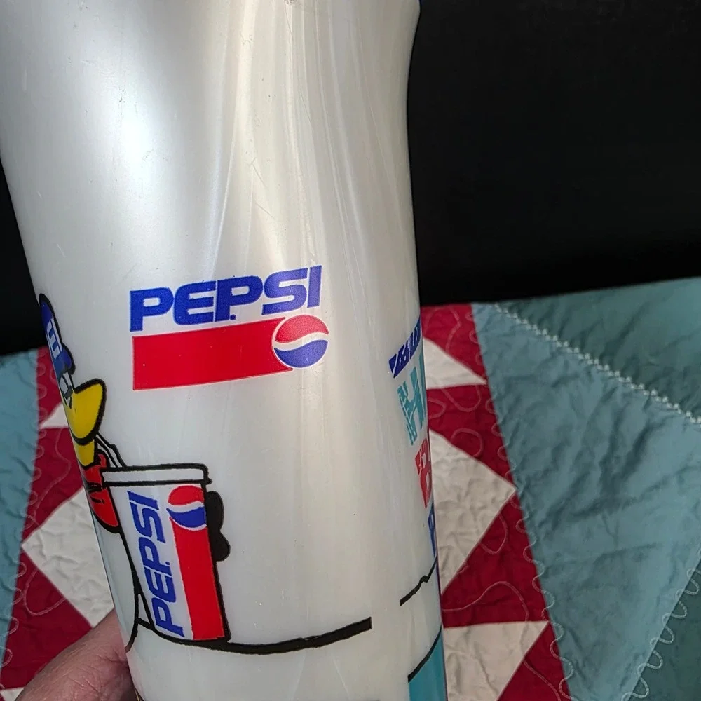 Pepsi Plastic Tumbler‎ 32oz White Vintage 90s Penguin Skating Sport Quart Straw